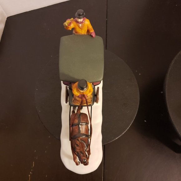 Department 56 Sleighride & Dover Coach Heritage Village Collection - Picture 7 of 8